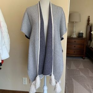 BCBG Max Azria Tan & Navy Knit Cardigan